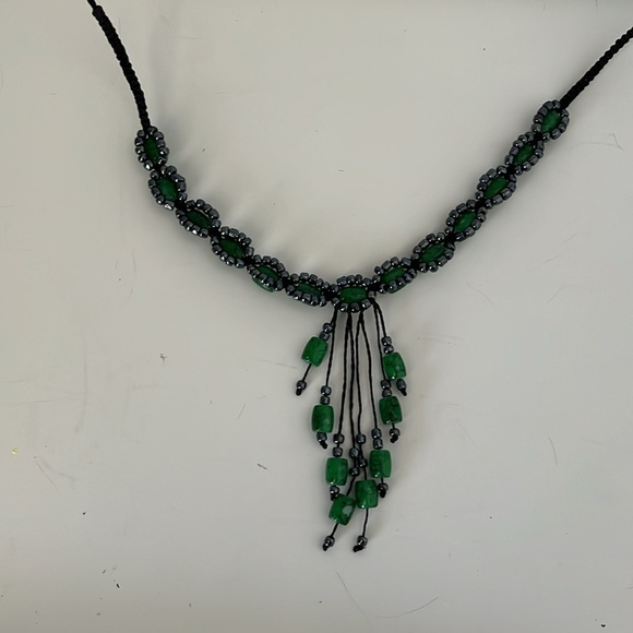 Handmade adjustable & reversible macrame green beads and hematite pearl necklace - Picture 10 of 10